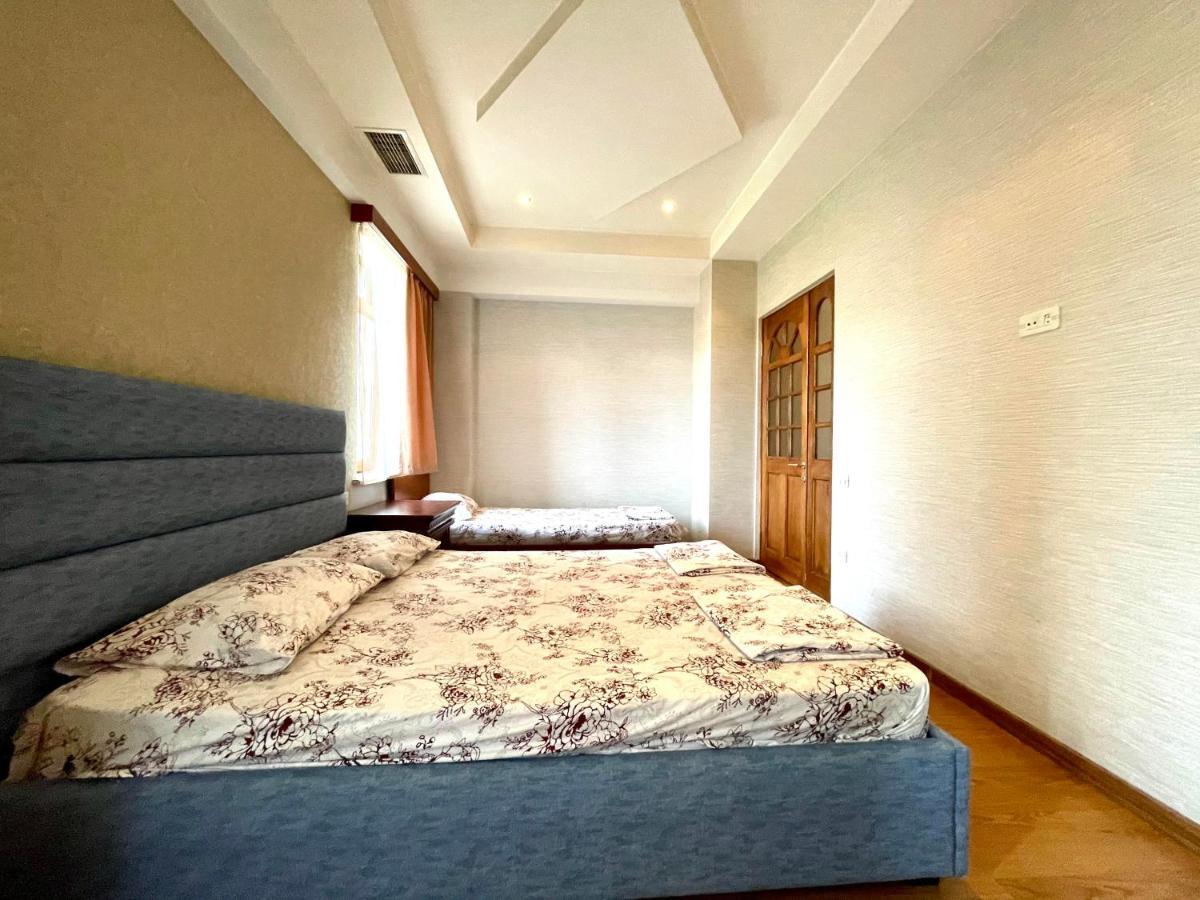 Apartments Emili 耶烈万 外观 照片