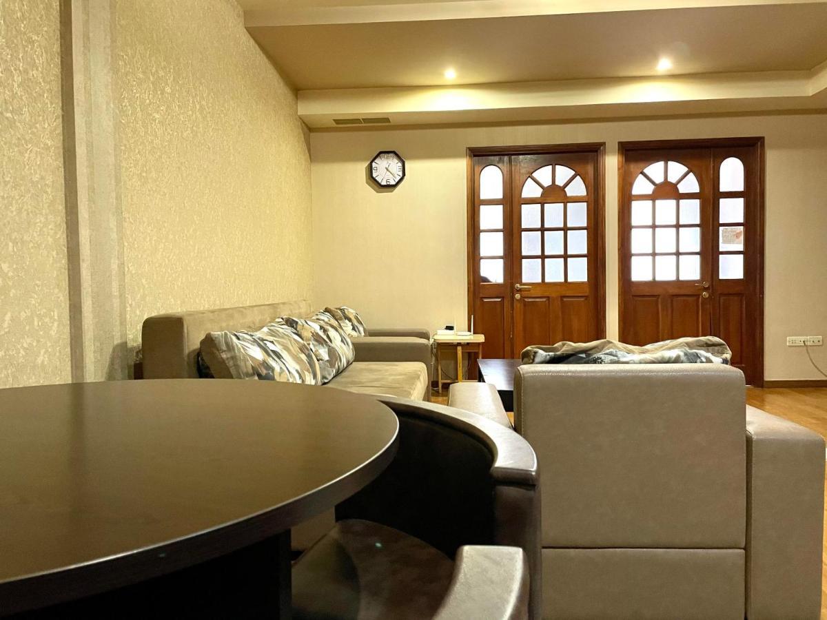 Apartments Emili 耶烈万 外观 照片
