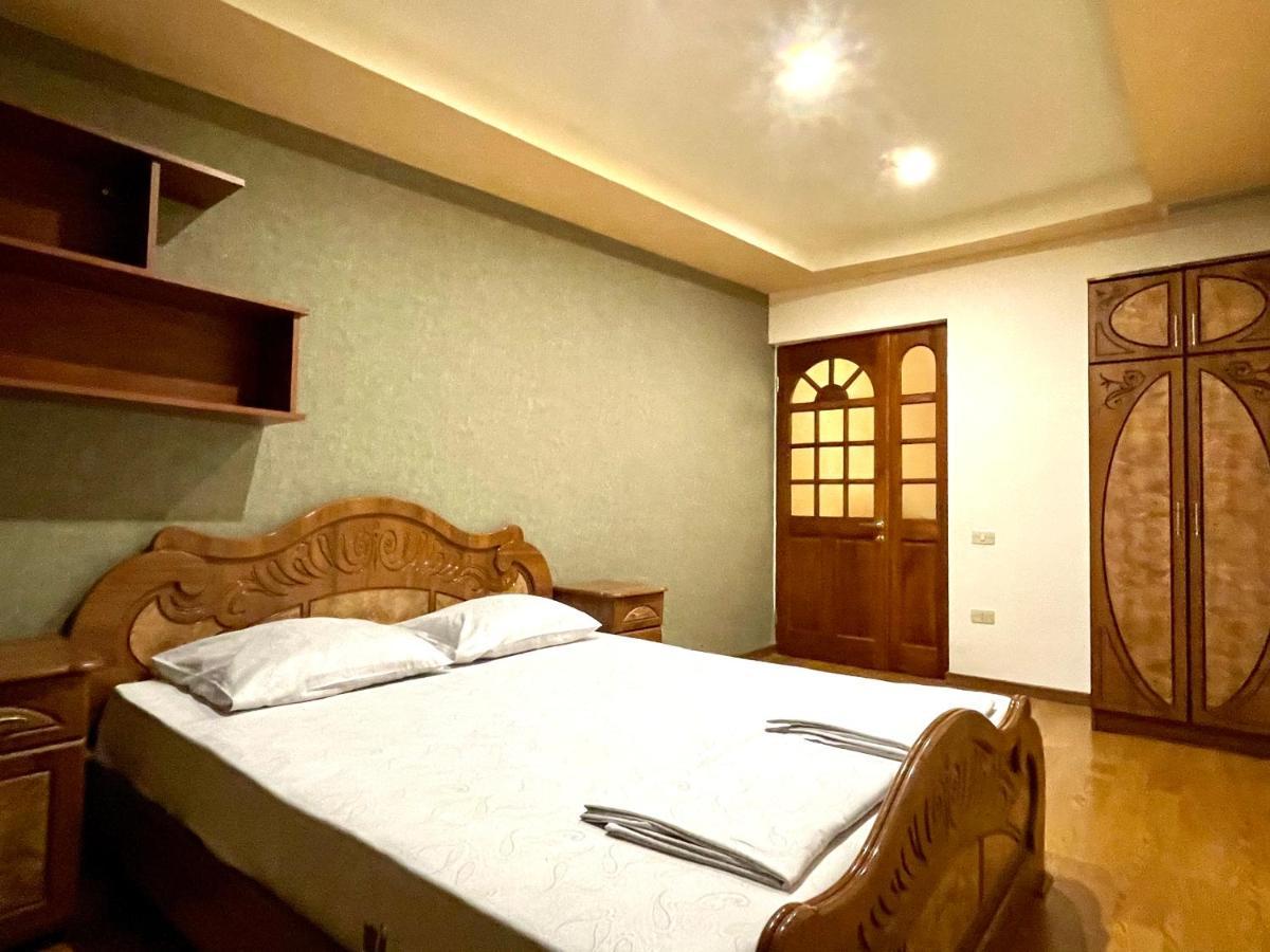 Apartments Emili 耶烈万 外观 照片
