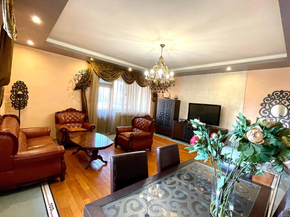 Apartments Emili 耶烈万 外观 照片