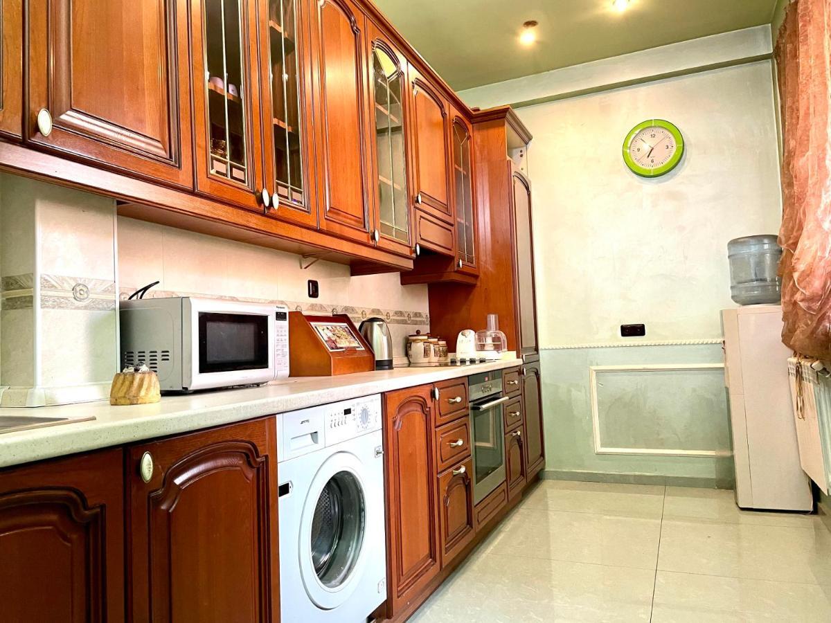 Apartments Emili 耶烈万 外观 照片
