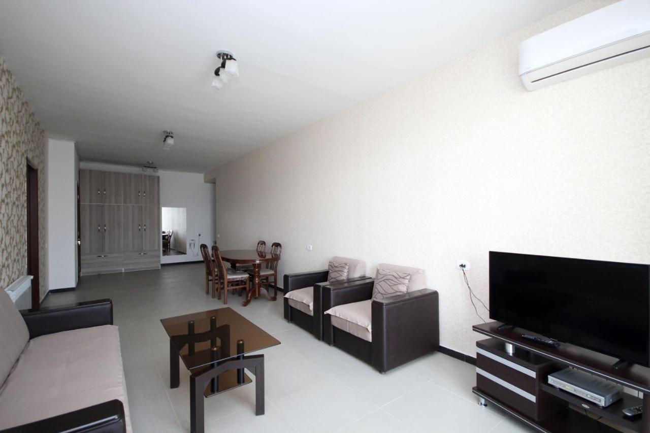 Apartments Emili 耶烈万 外观 照片