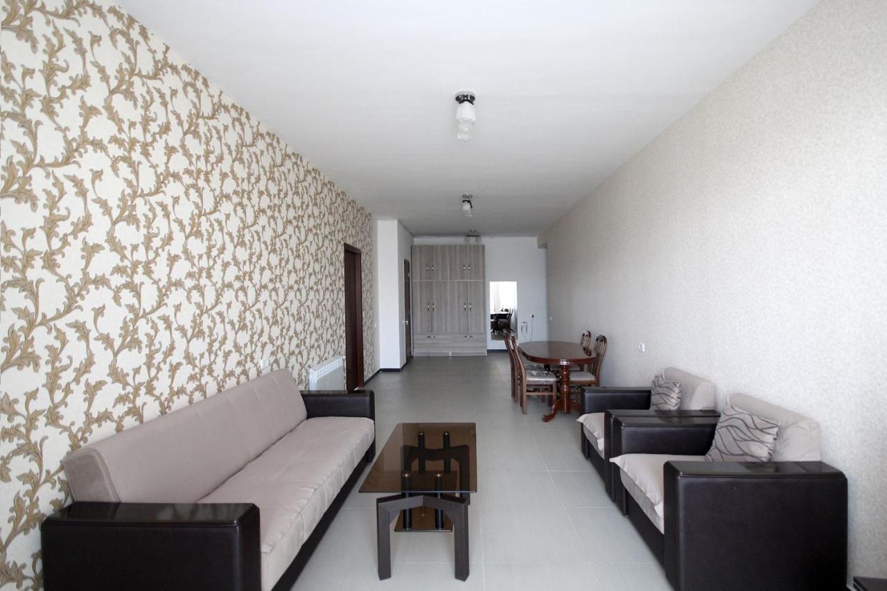 Apartments Emili 耶烈万 外观 照片