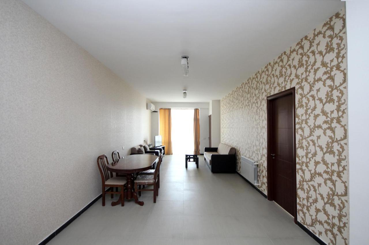 Apartments Emili 耶烈万 外观 照片