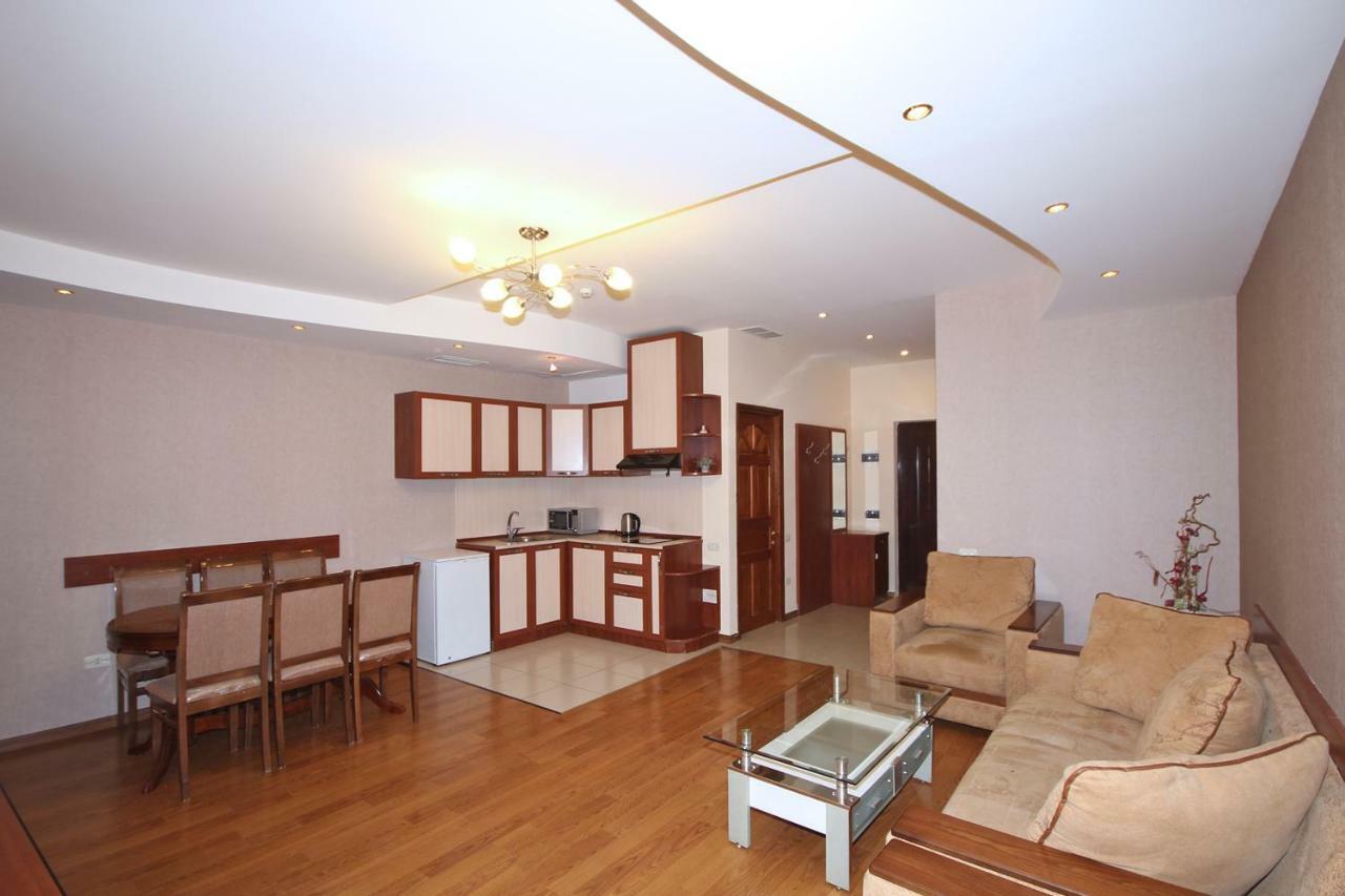 Apartments Emili 耶烈万 外观 照片
