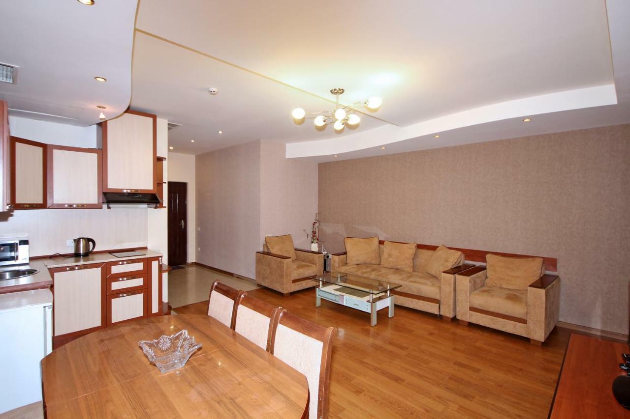 Apartments Emili 耶烈万 外观 照片