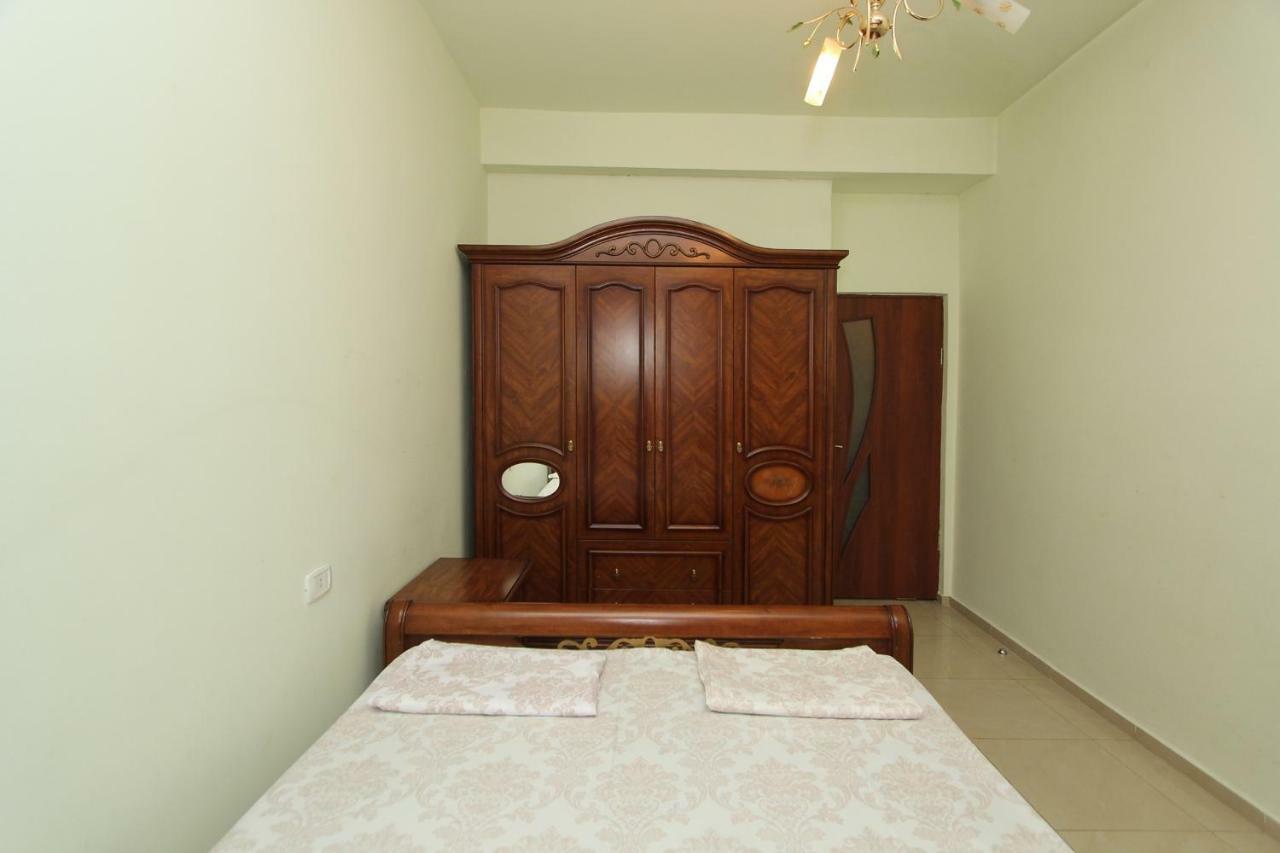 Apartments Emili 耶烈万 外观 照片